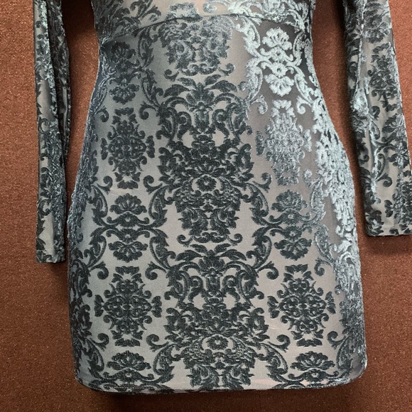 KEY TO MY HEART MINI DRESS - Picture 6 of 7